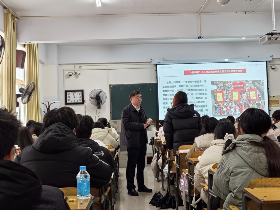 <h3>15</h3><p>2025-12</p>