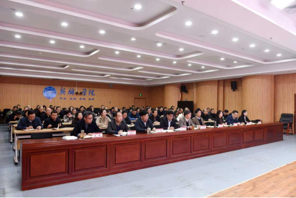 <h3>12</h3><p>2026-01</p>